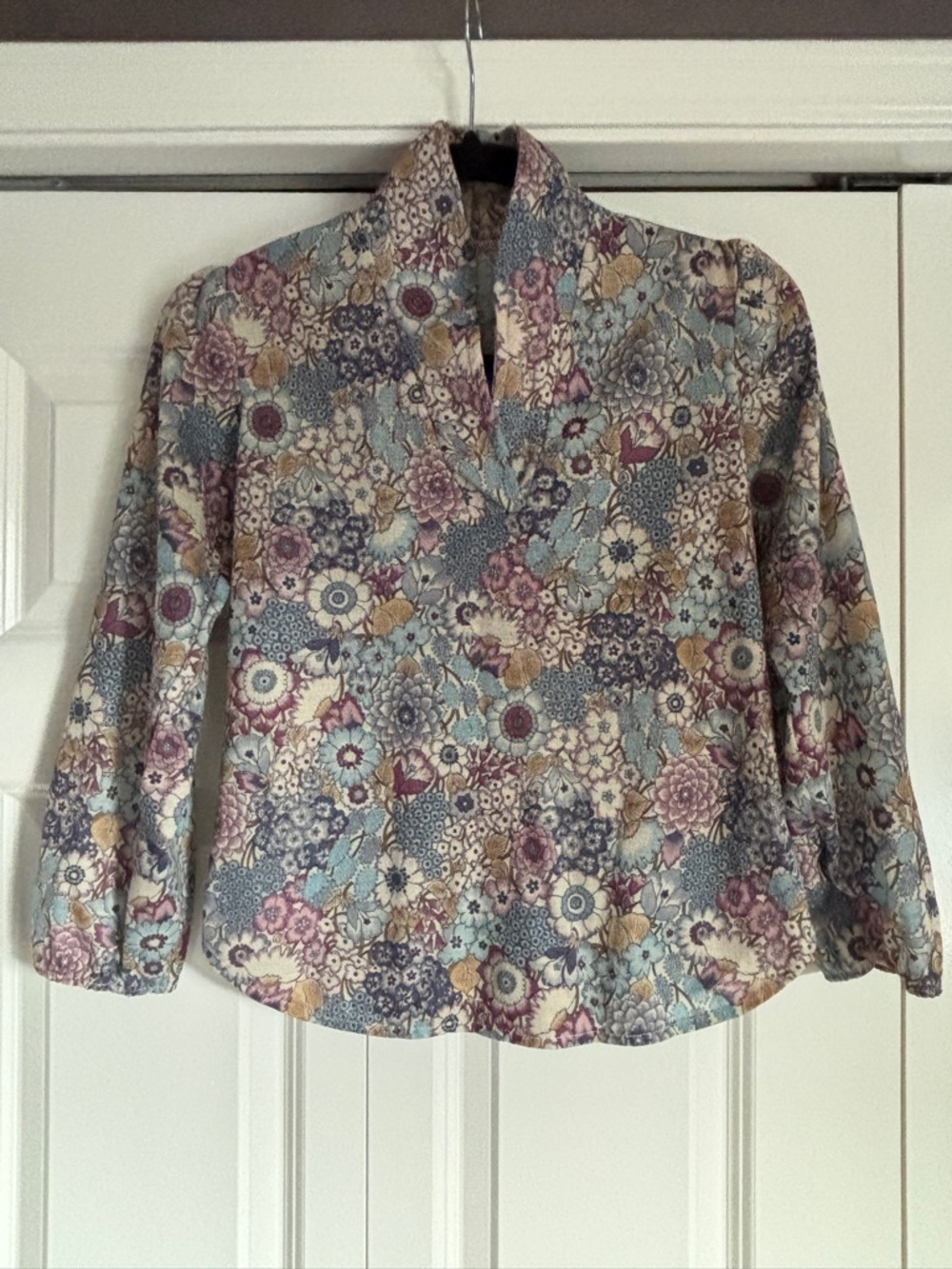 70s Vintage Polyester Floral V-Neck Long Sleeve Blouse - Pastel Multi